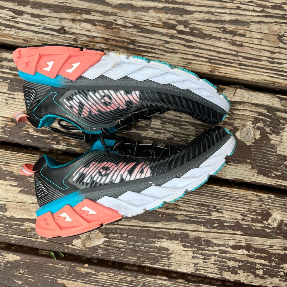 Hoka dynamic stability sneakers Women’s size 8